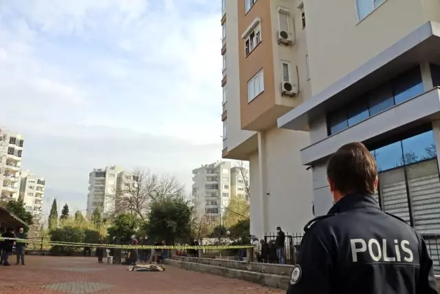 Bir annenin yürekleri yakan 'evlat' feryadı. Bir annenin yürekleri yakan 'evlat' feryadı.