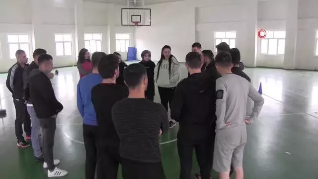 Bölgeye huzurun gelmesiyle köy gençleri polis olmak için haftanın 5 günü ter döküyor Bölgeye huzurun gelmesiyle köy gençleri polis olmak için haftanın 5 günü ter döküyor