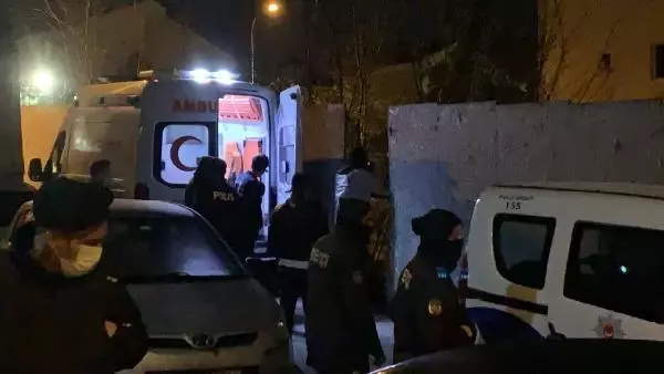 Son dakika haber! Çekmeköy'de kaybolan iki kardeş suyla dolan asansör boşluğunda ölü bulundu(1) Son dakika haber! Çekmeköy'de kaybolan iki kardeş suyla dolan asansör boşluğunda ölü bulundu(1)