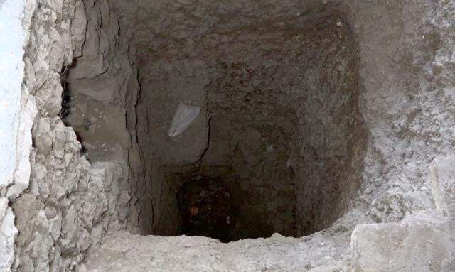 Defineciler tarihi evi talan etti, içeriye bakan vatandaşlar şaşıp kaldı: Hayret ettik