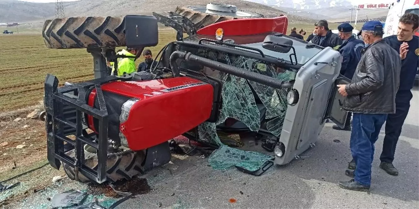 Devrilen traktörün sürücüsü kabin sayesinde hayatta kaldı