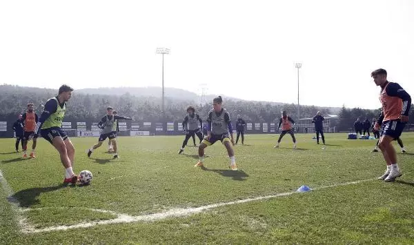 Fenerbahçe'de Gençlerbirliği maçı hazırlıkları başladı Fenerbahçe'de Gençlerbirliği maçı hazırlıkları başladı