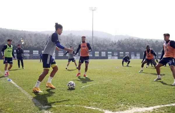 Fenerbahçe'de Gençlerbirliği maçı hazırlıkları başladı Fenerbahçe'de Gençlerbirliği maçı hazırlıkları başladı