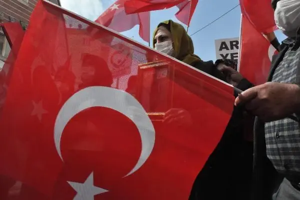 Son dakika... HDP önündeki eylemde 554'üncü gün; aile sayısı 214 oldu Son dakika... HDP önündeki eylemde 554'üncü gün; aile sayısı 214 oldu
