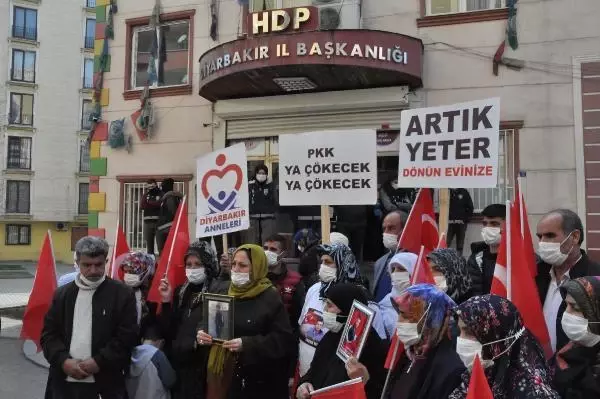 Son dakika... HDP önündeki eylemde 554'üncü gün; aile sayısı 214 oldu Son dakika... HDP önündeki eylemde 554'üncü gün; aile sayısı 214 oldu