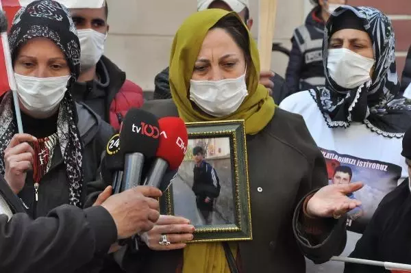 Son dakika... HDP önündeki eylemde 554'üncü gün; aile sayısı 214 oldu Son dakika... HDP önündeki eylemde 554'üncü gün; aile sayısı 214 oldu