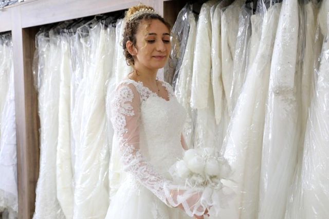 ihtiyac sahibi ciftlere ucretsiz gelinlik 2 13980883 o