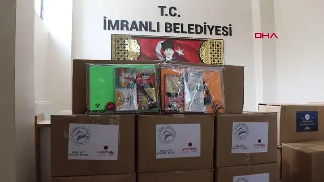 İş insanlarından, İmranlı'daki öğrencilere kırtasiye desteği İş insanlarından, İmranlı'daki öğrencilere kırtasiye desteği