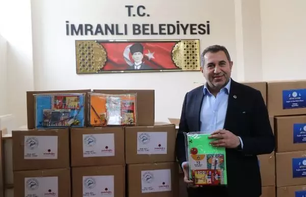 İş insanlarından, İmranlı'daki öğrencilere kırtasiye desteği İş insanlarından, İmranlı'daki öğrencilere kırtasiye desteği