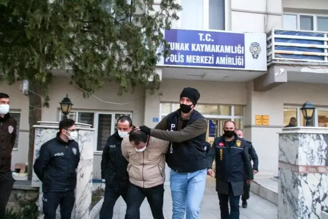 Vahşi cinayette yasak aşk iddiası! Öldürüp cansız bedenini molozlarla kapattı Vahşi cinayette yasak aşk iddiası! Öldürüp cansız bedenini molozlarla kapattı