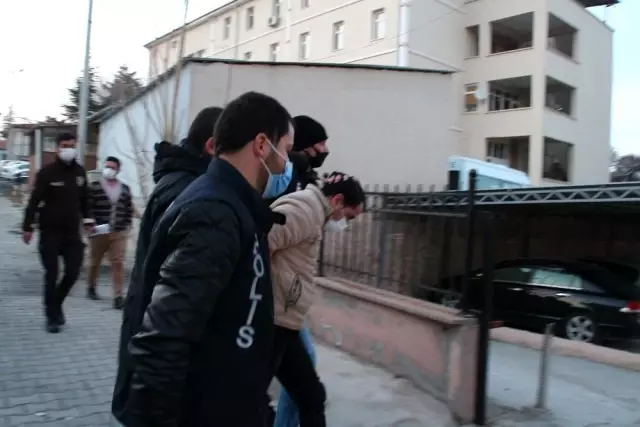 Vahşi cinayette yasak aşk iddiası! Öldürüp cansız bedenini molozlarla kapattı Vahşi cinayette yasak aşk iddiası! Öldürüp cansız bedenini molozlarla kapattı