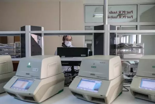 İSTANBUL'UN EN BÜYÜK KORONAVİRÜS TEST LABORATUVARI- 1