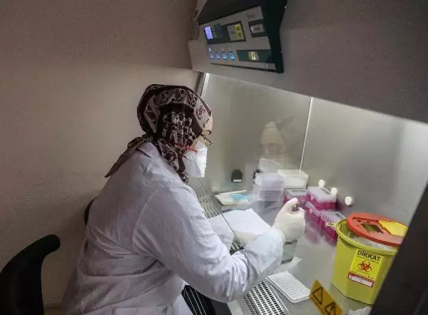 İSTANBUL'UN EN BÜYÜK KORONAVİRÜS TEST LABORATUVARI- 1