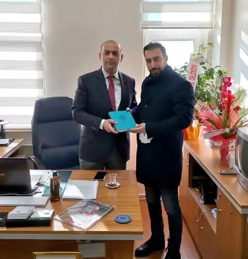 Bülent Yıldırım'dan Kadınlar Günü jesti