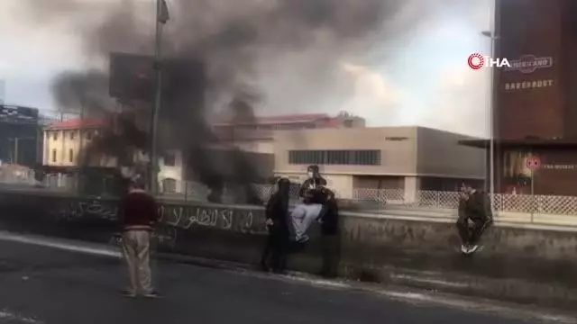 - Lübnan'da ekonomik kriz, protestocuları yine sokaklara döktü - Lübnan'da ekonomik kriz, protestocuları yine sokaklara döktü