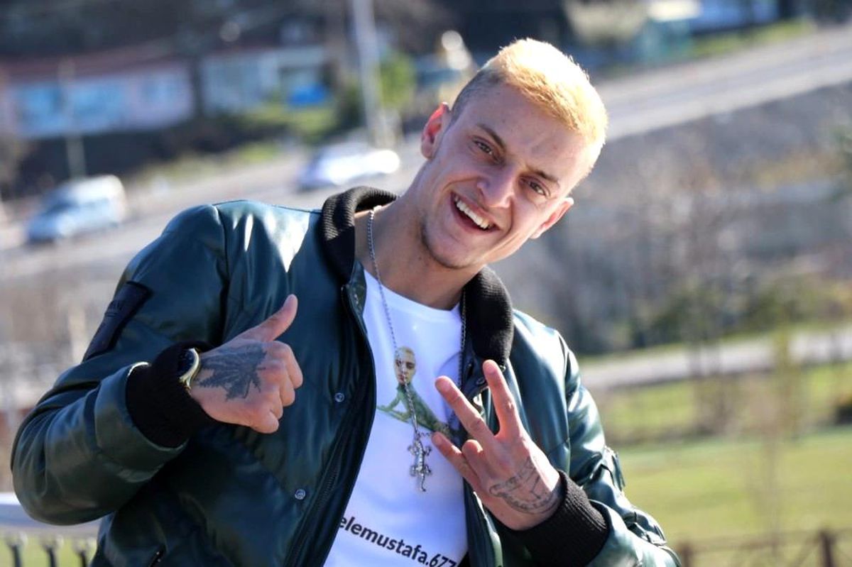 Mesut Özil'e benzerliği ile dikkat çeken genç: 'Onunla gurur duyuyorum'