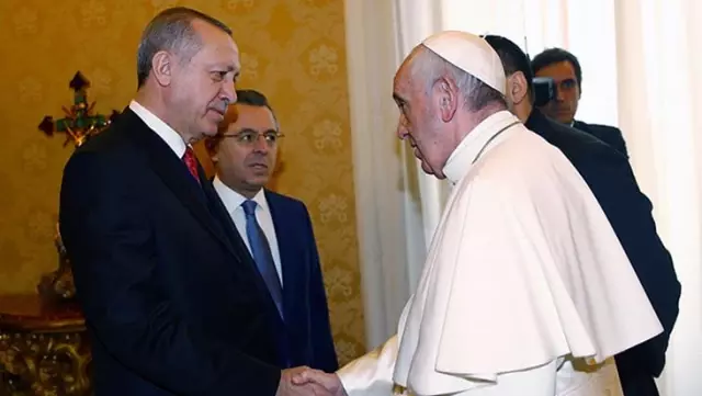 Papa'dan Cumhurbaşkanı Erdoğan'a mesaj: Size ve Türk halkına gani bereketler niyaz ediyorum Papa'dan Cumhurbaşkanı Erdoğan'a mesaj: Size ve Türk halkına gani bereketler niyaz ediyorum