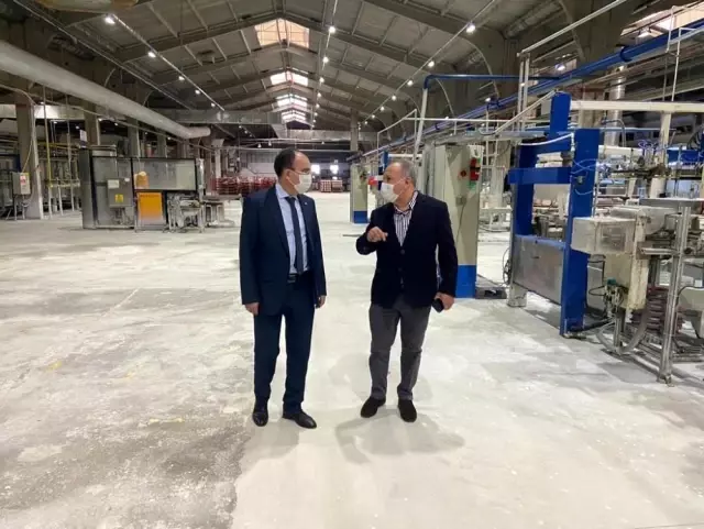 Son dakika! Rektör Beydemir'den bir porselen fabrikası yönetimine ziyaret Son dakika! Rektör Beydemir'den bir porselen fabrikası yönetimine ziyaret