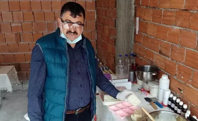 Batı çifti 14 çeşit sabun üretiyor Batı çifti 14 çeşit sabun üretiyor