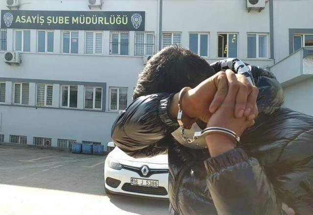 Yine aynı rezillik! Sokak ortasında kadına şiddet kamerada