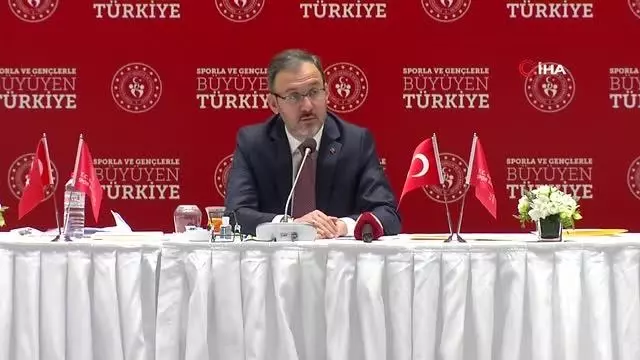 Bakan Kasapoğlu: 'Kulüplerin finansal durumundan yöneticiler sorumlu olacak' -3- Bakan Kasapoğlu: 'Kulüplerin finansal durumundan yöneticiler sorumlu olacak' -3-