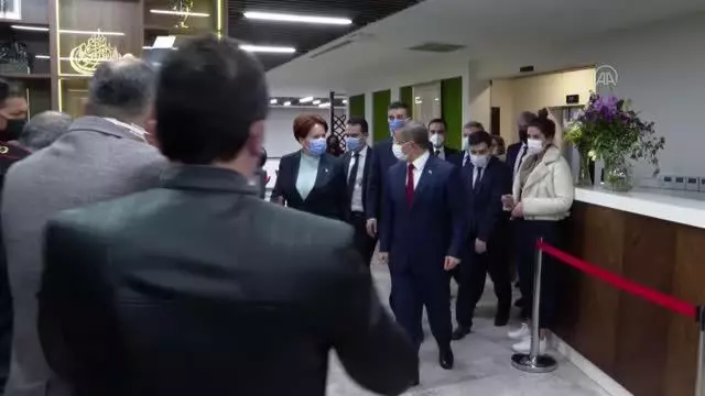 Davutoğlu'ndan Akşener'e nezaket ziyareti Davutoğlu'ndan Akşener'e nezaket ziyareti