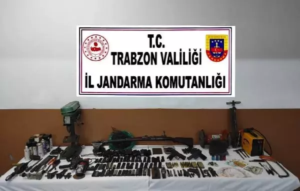 Son dakika haber | TRABZON Düzköy'de kaçak silah atölyesi ortaya çıkarıldı Son dakika haber | TRABZON Düzköy'de kaçak silah atölyesi ortaya çıkarıldı