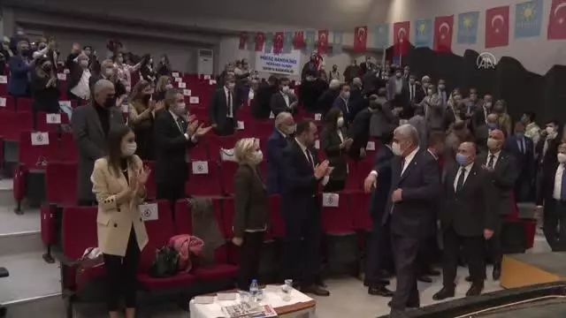İYİ Parti'nin 'Ekonomi ve Kalkınma Politikaları Başkanlıkları İzmir Buluşması'nda ekonomi değerlendirildi İYİ Parti'nin 'Ekonomi ve Kalkınma Politikaları Başkanlıkları İzmir Buluşması'nda ekonomi değerlendirildi