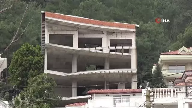 Kenan Evren'in metrekaresine 35 lira ödeyerek aldığı arsayı ve inşaatı kimse satın almıyor Kenan Evren'in metrekaresine 35 lira ödeyerek aldığı arsayı ve inşaatı kimse satın almıyor