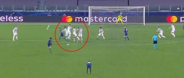 Porto maçında Ronaldo'nun yaptığı hataya sert eleştiri: Arkasını dönmesi affedilemez Porto maçında Ronaldo'nun yaptığı hataya sert eleştiri: Arkasını dönmesi affedilemez