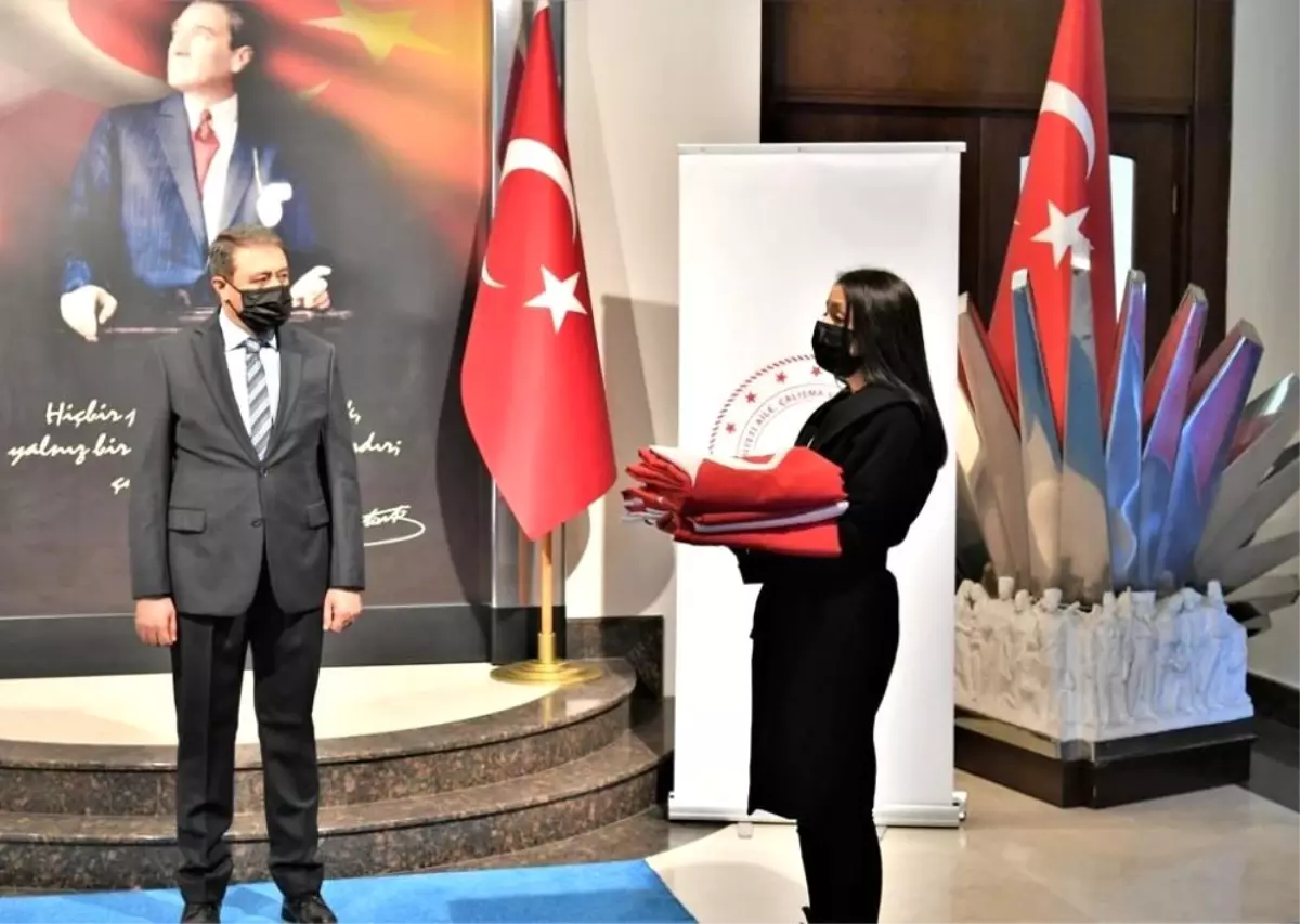 Şanlı Türk Bayrağı Çanakkale'ye uğurlandı