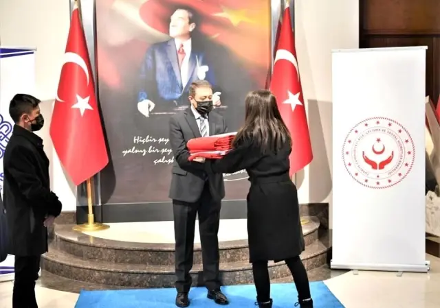 Şanlı Türk Bayrağı Çanakkale'ye uğurlandı