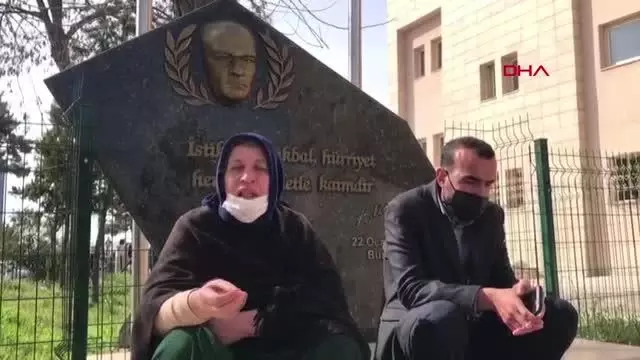 ŞANLIURFA Şuruç'ta 4 kişinin öldüğü seçim kavgasında tutuklanan oğlu için oturma eylemi başlattı ŞANLIURFA Şuruç'ta 4 kişinin öldüğü seçim kavgasında tutuklanan oğlu için oturma eylemi başlattı