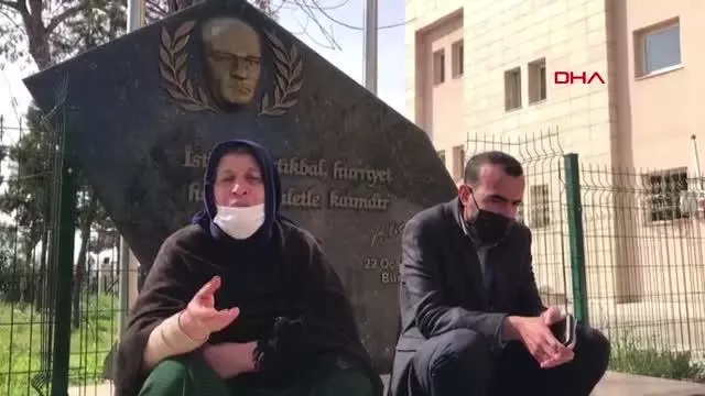 ŞANLIURFA Şuruç'ta 4 kişinin öldüğü seçim kavgasında tutuklanan oğlu için oturma eylemi başlattı ŞANLIURFA Şuruç'ta 4 kişinin öldüğü seçim kavgasında tutuklanan oğlu için oturma eylemi başlattı