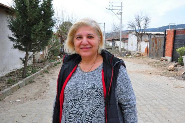 Daha iyi hizmet almak için referandumla başka ilçeye bağlanmak isteyen mahalle ortada kaldı