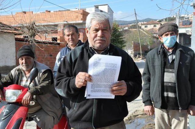 Daha iyi hizmet almak için referandumla başka ilçeye bağlanmak isteyen mahalle ortada kaldı