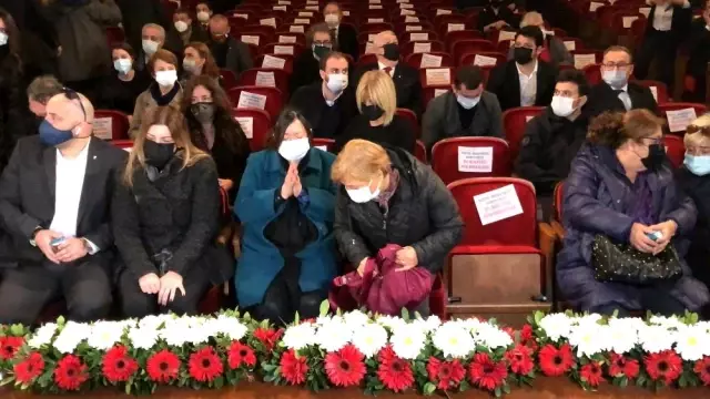 Usta oyuncu Rasim Öztekin için Ses Sineması'nda tören düzenlendi Usta oyuncu Rasim Öztekin için Ses Sineması'nda tören düzenlendi