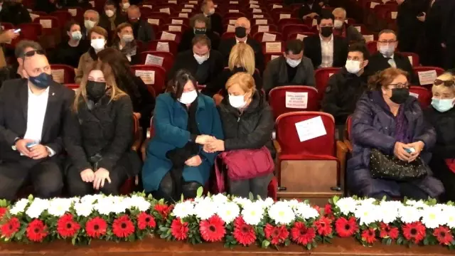 Usta oyuncu Rasim Öztekin için Ses Sineması'nda tören düzenlendi Usta oyuncu Rasim Öztekin için Ses Sineması'nda tören düzenlendi
