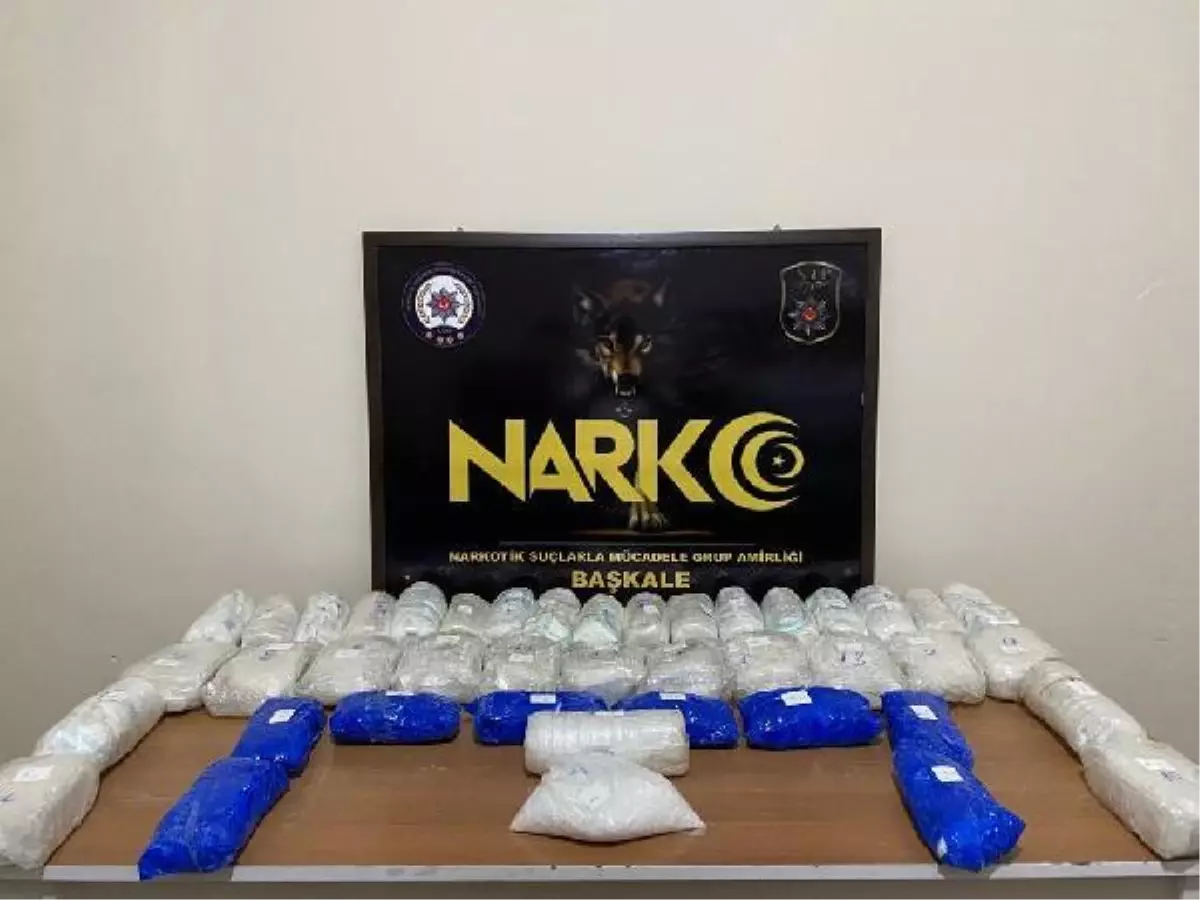 Son dakika gündem: Van'da, boş arazide ele geçirilen 22 kilo metamfetamine 1 gözaltı