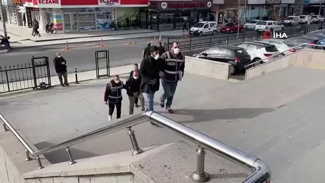 150 bin liralık altınlarını dolandırıcılardan son anda kurtardı 150 bin liralık altınlarını dolandırıcılardan son anda kurtardı