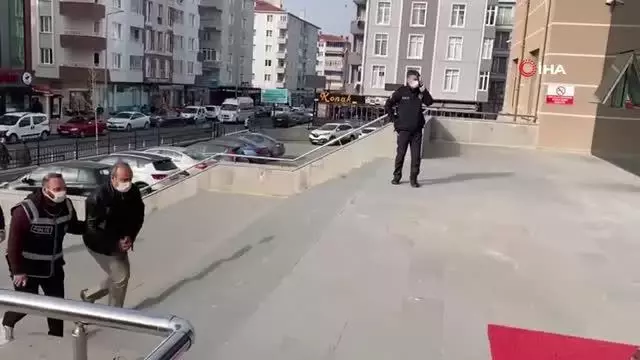 150 bin liralık altınlarını dolandırıcılardan son anda kurtardı 150 bin liralık altınlarını dolandırıcılardan son anda kurtardı