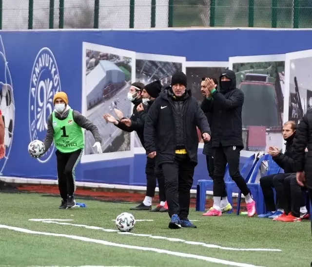 3. Lig 1. Grup: Arnavutköy Bld.: 2 Nevşehir Bld.: 1 3. Lig 1. Grup: Arnavutköy Bld.: 2 Nevşehir Bld.: 1