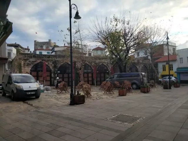 AK Parti Marmaris İlçe Başkanlığı'ndan tarihi Kervansaray için çalışmalar başladı
