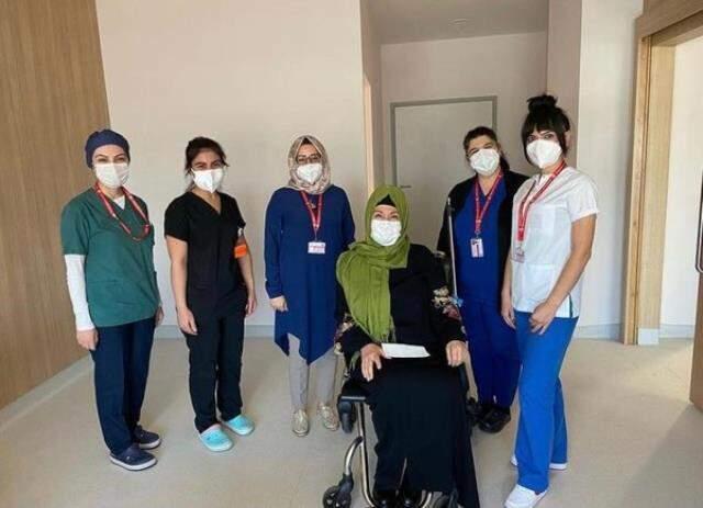 Annesini koronadan kaybeden İkbal Gürpınar ölüm haberini nasıl aldığını anlattı: Bağırışımla hastaneyi inlettim Annesini koronadan kaybeden İkbal Gürpınar ölüm haberini nasıl aldığını anlattı: Bağırışımla hastaneyi inlettim