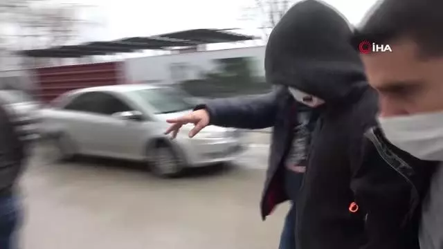 Babasını öldüren 17 yaşındaki katil zanlısına olay yerinde tatbikat yaptırıldı