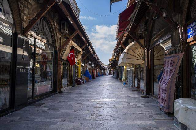 Cumartesi yasak var mı? (13-14 Mart) Hafta sonu sokağa çıkma yasağı olan iller: Hafta sonu sokağa çıkma yasağı var mı?