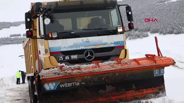 ERZURUM Kar temizleme çalışmasında iş makinesi devrildi; operatör yaralı ERZURUM Kar temizleme çalışmasında iş makinesi devrildi; operatör yaralı