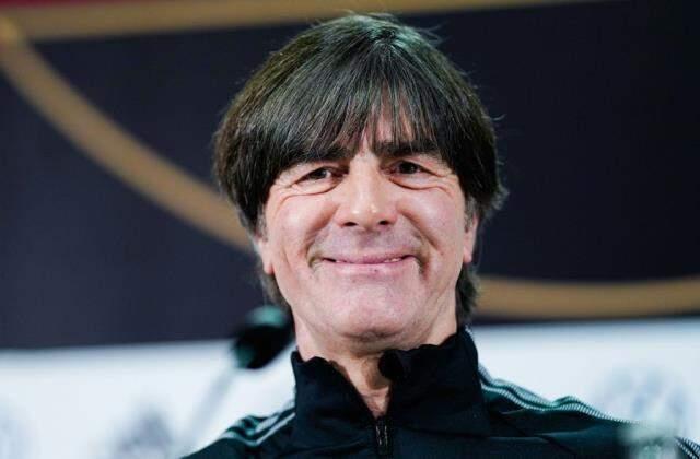 Eski Fenerbahçeli Serhat Akın, Erol Bulut'un yerine Joachim Löw'ün getirilmesini önerdi Eski Fenerbahçeli Serhat Akın, Erol Bulut'un yerine Joachim Löw'ün getirilmesini önerdi