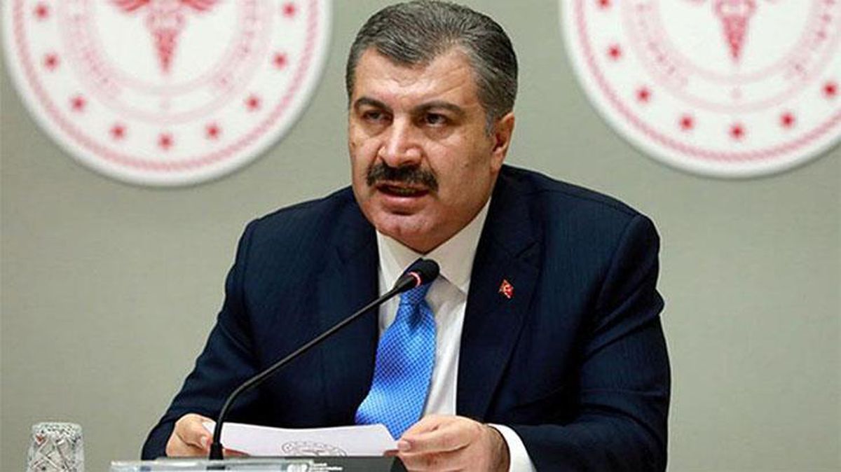 Fahrettin Koca'nın basın toplantısında duyulan esrarengiz ses ortalığı karıştırdı
