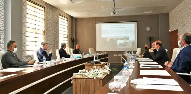 Rektörlerden Başkan Pekmezci'ye ziyaret Rektörlerden Başkan Pekmezci'ye ziyaret